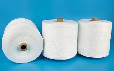 ประเทศจีน กรวยกระดาษเส้นด้ายโพลีเอสเตอร์ดิบสีขาวเส้นด้ายปั่นด้ายมีความแข็งแรงสูงและไม่มีกลิ่น ผู้ผลิต
