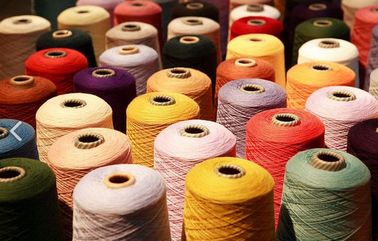 ประเทศจีน สีสัน TFO 40/2 เส้นใยโพลีเอสเตอร์ย้อมสีย้อมสีพลาสติก / ด้ายสำหรับจักรเย็บผ้า ผู้ผลิต